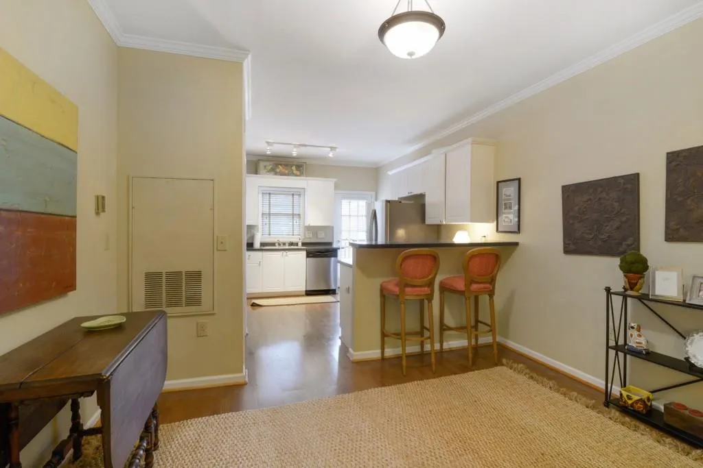 3675 Peachtree Road Unit 44, Atlanta, Georgia 30319, 2 Bedrooms Bedrooms, ,2 BathroomsBathrooms,Residential,Sold,3675 Peachtree Road Unit 44,5737470
