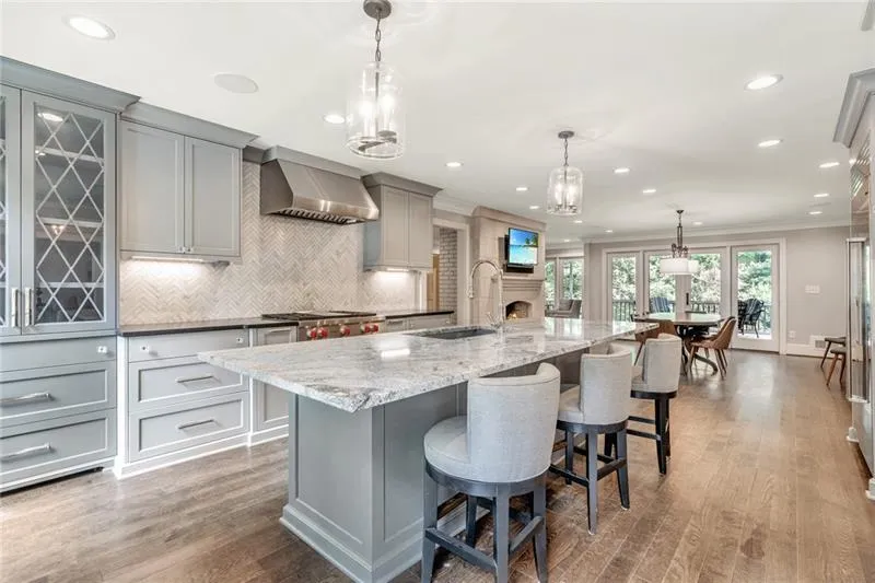 835 Overhill Court, Sandy Springs, Georgia 30328, 6 Bedrooms Bedrooms, ,5 BathroomsBathrooms,Residential,Sold,835 Overhill Court,6941190