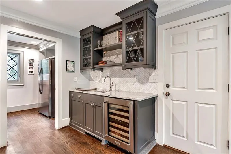 835 Overhill Court, Sandy Springs, Georgia 30328, 6 Bedrooms Bedrooms, ,5 BathroomsBathrooms,Residential,Sold,835 Overhill Court,6941190