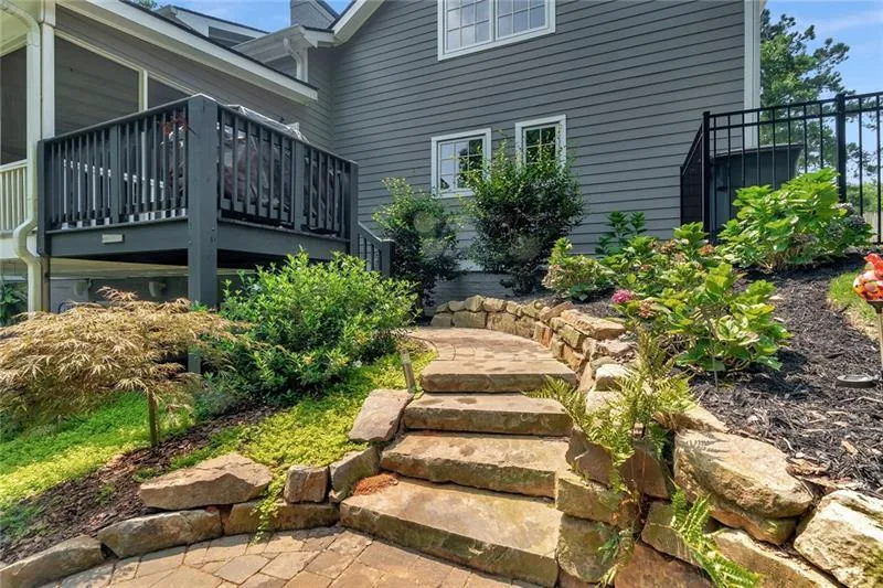 835 Overhill Court, Sandy Springs, Georgia 30328, 6 Bedrooms Bedrooms, ,5 BathroomsBathrooms,Residential,Sold,835 Overhill Court,6941190