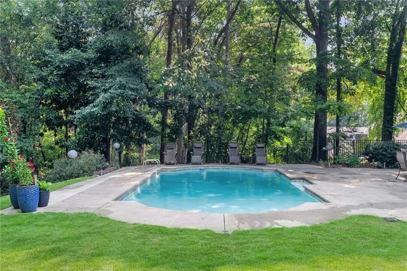 835 Overhill Court, Sandy Springs, Georgia 30328, 6 Bedrooms Bedrooms, ,5 BathroomsBathrooms,Residential,Sold,835 Overhill Court,6941190