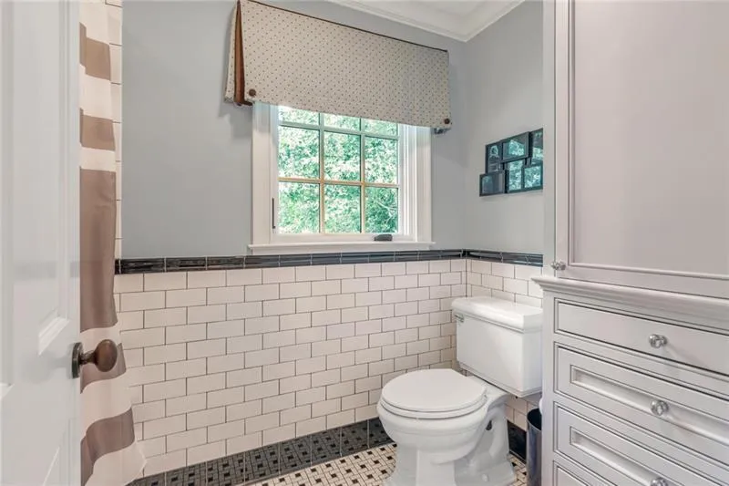 835 Overhill Court, Sandy Springs, Georgia 30328, 6 Bedrooms Bedrooms, ,5 BathroomsBathrooms,Residential,Sold,835 Overhill Court,6941190