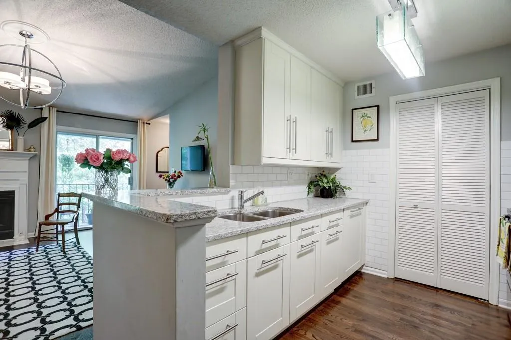 535 Granville Court Ne, Sandy Springs, Georgia 30328, 2 Bedrooms Bedrooms, ,2 BathroomsBathrooms,Residential,Sold,535 Granville Court Ne,6548620