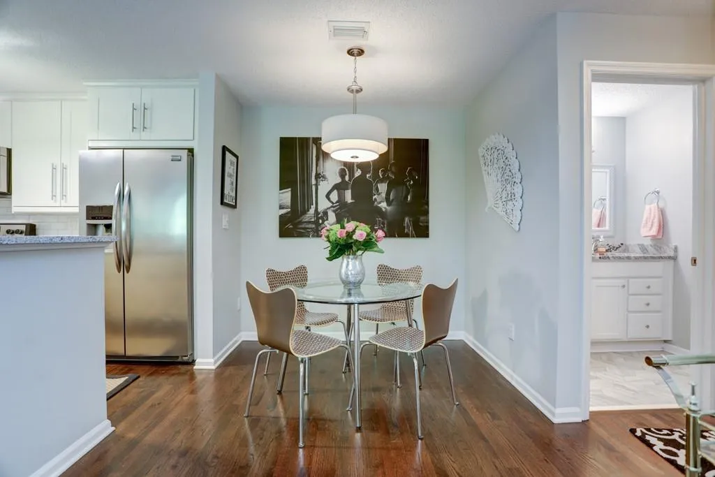 535 Granville Court Ne, Sandy Springs, Georgia 30328, 2 Bedrooms Bedrooms, ,2 BathroomsBathrooms,Residential,Sold,535 Granville Court Ne,6548620