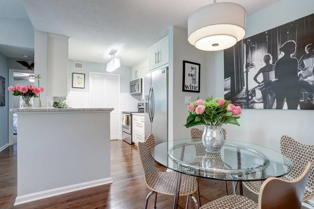 535 Granville Court Ne, Sandy Springs, Georgia 30328, 2 Bedrooms Bedrooms, ,2 BathroomsBathrooms,Residential,Sold,535 Granville Court Ne,6548620