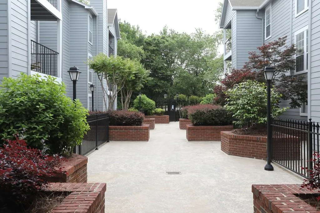 535 Granville Court Ne, Sandy Springs, Georgia 30328, 2 Bedrooms Bedrooms, ,2 BathroomsBathrooms,Residential,Sold,535 Granville Court Ne,6548620