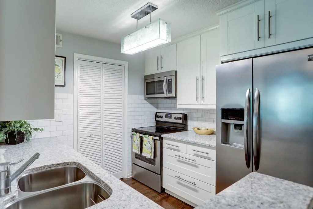 535 Granville Court Ne, Sandy Springs, Georgia 30328, 2 Bedrooms Bedrooms, ,2 BathroomsBathrooms,Residential,Sold,535 Granville Court Ne,6548620