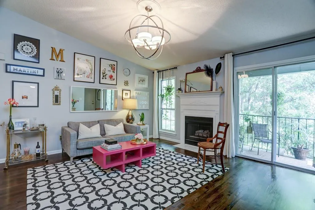 535 Granville Court Ne, Sandy Springs, Georgia 30328, 2 Bedrooms Bedrooms, ,2 BathroomsBathrooms,Residential,Sold,535 Granville Court Ne,6548620