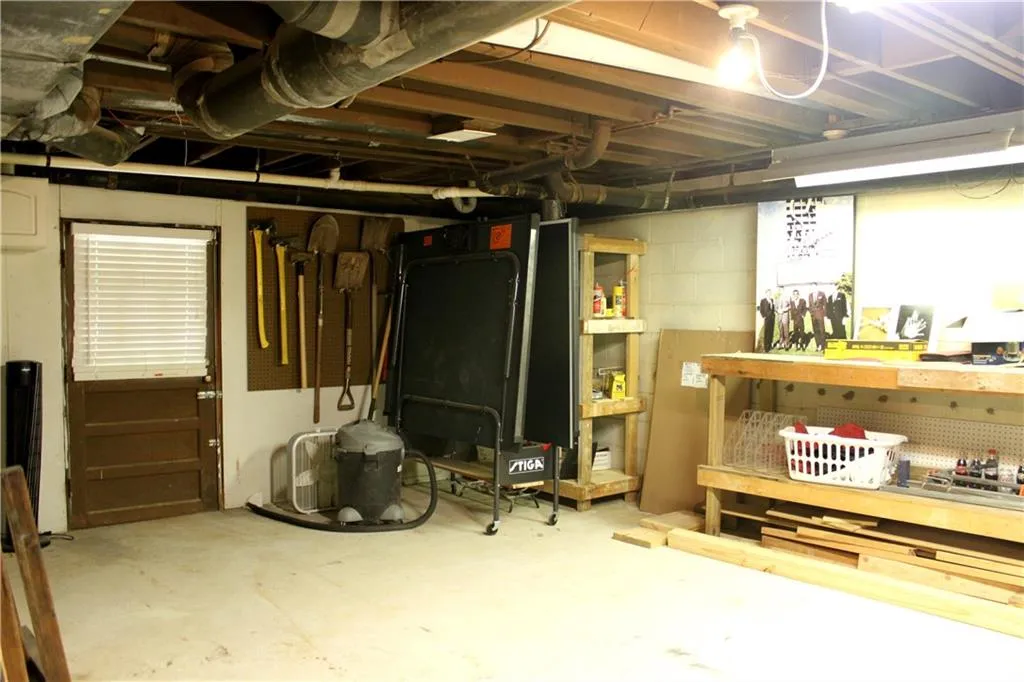 7620 Spalding Lane, Sandy Springs, Georgia 30350, 4 Bedrooms Bedrooms, ,2 BathroomsBathrooms,Residential,Sold,7620 Spalding Lane,6031687