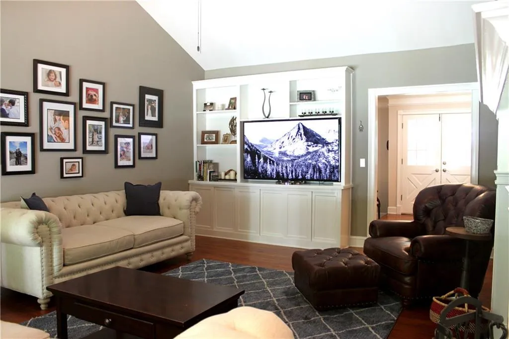 7620 Spalding Lane, Sandy Springs, Georgia 30350, 4 Bedrooms Bedrooms, ,2 BathroomsBathrooms,Residential,Sold,7620 Spalding Lane,6031687