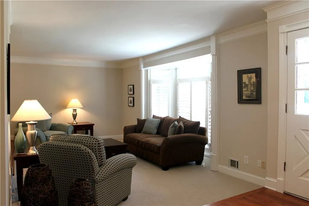 7620 Spalding Lane, Sandy Springs, Georgia 30350, 4 Bedrooms Bedrooms, ,2 BathroomsBathrooms,Residential,Sold,7620 Spalding Lane,6031687