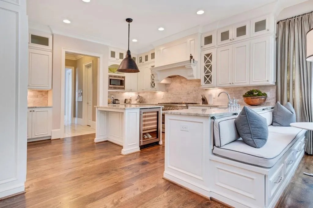 4724 E Conway Drive, Atlanta, Georgia 30327, 7 Bedrooms Bedrooms, ,6 BathroomsBathrooms,Residential,Sold,4724 E Conway Drive,6543498