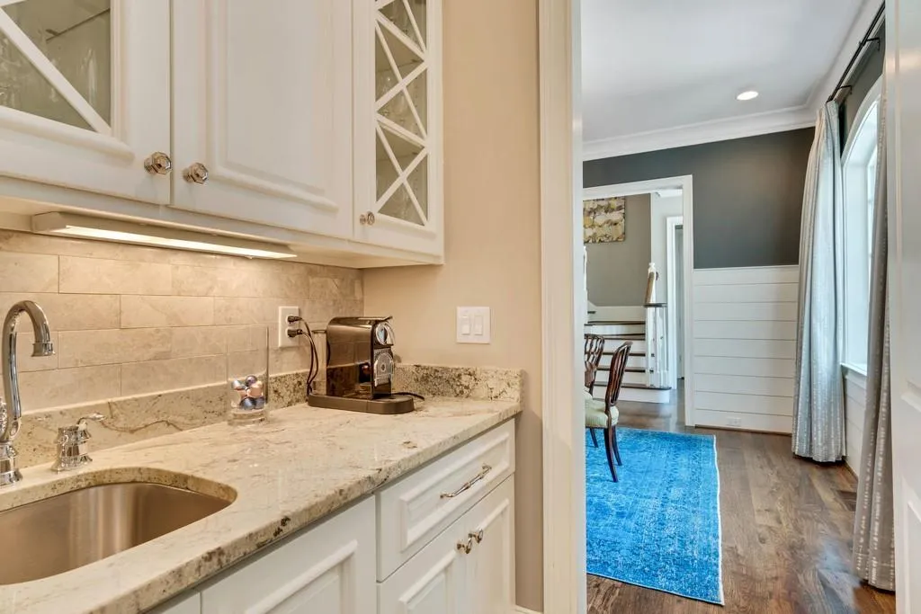 4724 E Conway Drive, Atlanta, Georgia 30327, 7 Bedrooms Bedrooms, ,6 BathroomsBathrooms,Residential,Sold,4724 E Conway Drive,6543498