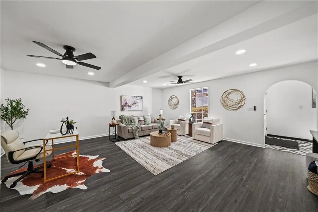 5490 Chemin De Vie, Atlanta, Georgia 30342, 3 Bedrooms Bedrooms, ,2 BathroomsBathrooms,Residential,For Sale,5490 Chemin De Vie,7701298