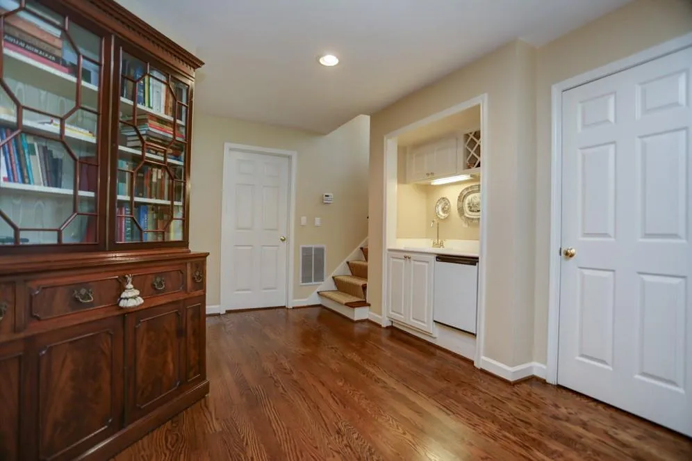 5700 Cameron Hall Place, Atlanta, Georgia 30328, 3 Bedrooms Bedrooms, ,2 BathroomsBathrooms,Residential,Sold,5700 Cameron Hall Place,6507303