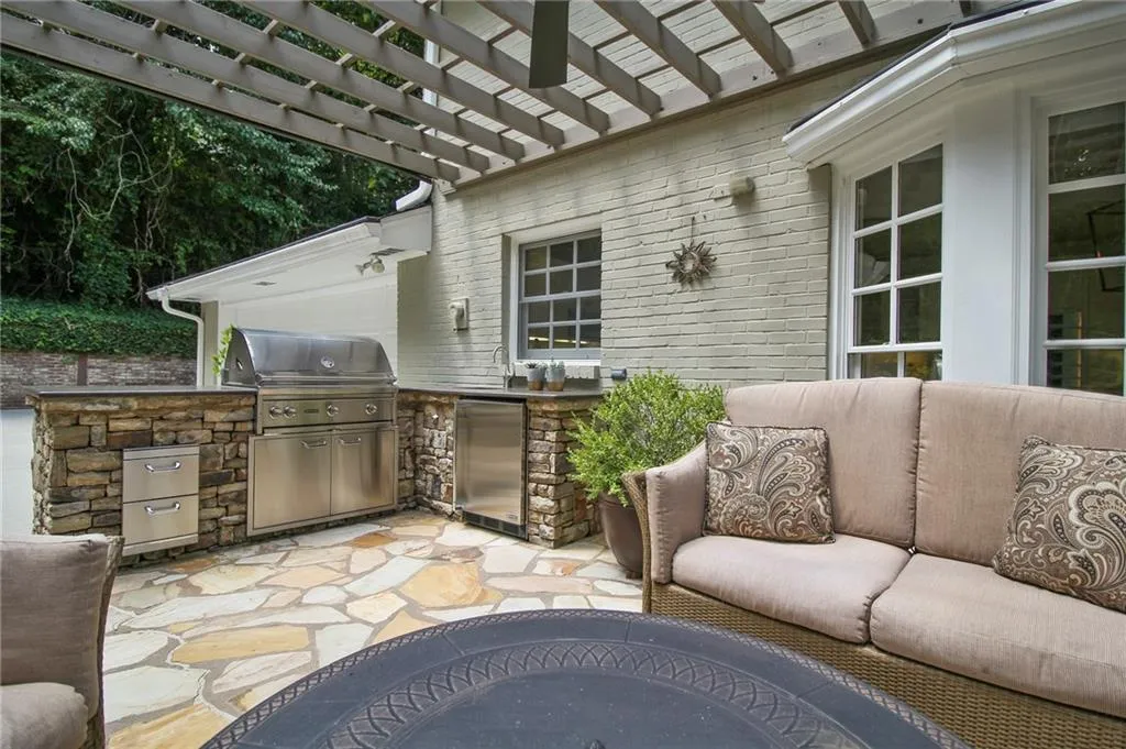 5970 Riverwood Drive, Atlanta, Georgia 30328, 5 Bedrooms Bedrooms, ,4 BathroomsBathrooms,Residential,Sold,5970 Riverwood Drive,6914075