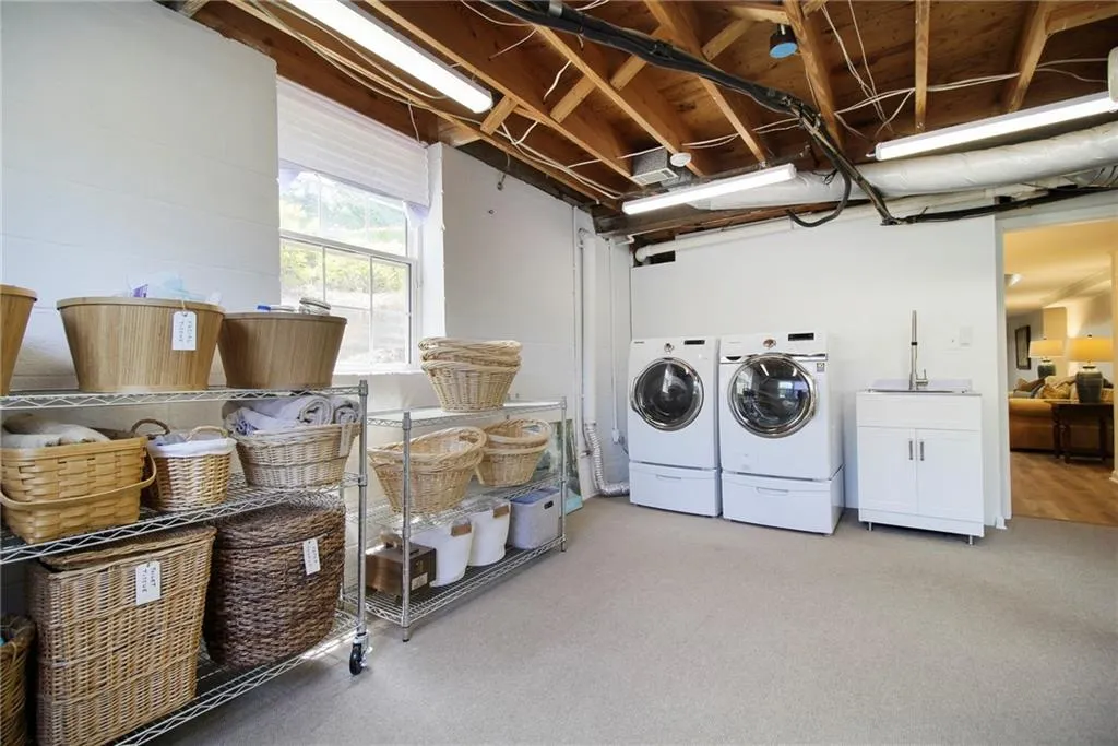 5970 Riverwood Drive, Atlanta, Georgia 30328, 5 Bedrooms Bedrooms, ,4 BathroomsBathrooms,Residential,Sold,5970 Riverwood Drive,6914075