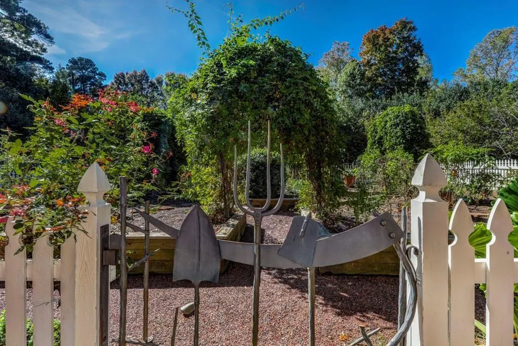 4615 Northside Drive, Atlanta, Georgia 30327, 6 Bedrooms Bedrooms, ,7 BathroomsBathrooms,Residential,Sold,4615 Northside Drive,6788514 4615 Northside Drive, Atlanta, Georgia 30327, 6 Bedrooms Bedrooms, ,7 BathroomsBathrooms,Residential,Sold,4615 Northside Drive,6788514