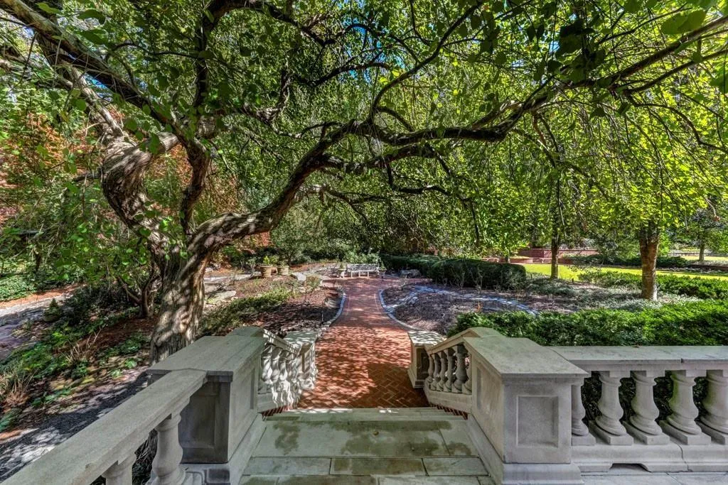 4615 Northside Drive, Atlanta, Georgia 30327, 6 Bedrooms Bedrooms, ,7 BathroomsBathrooms,Residential,Sold,4615 Northside Drive,6788514 4615 Northside Drive, Atlanta, Georgia 30327, 6 Bedrooms Bedrooms, ,7 BathroomsBathrooms,Residential,Sold,4615 Northside Drive,6788514