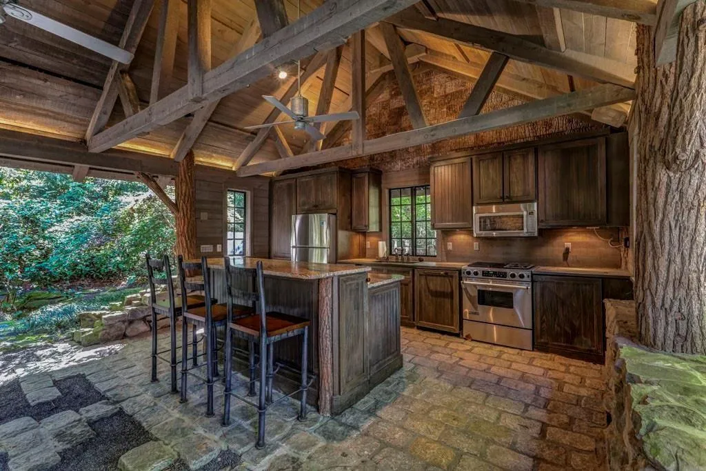 4615 Northside Drive, Atlanta, Georgia 30327, 6 Bedrooms Bedrooms, ,7 BathroomsBathrooms,Residential,Sold,4615 Northside Drive,6788514 4615 Northside Drive, Atlanta, Georgia 30327, 6 Bedrooms Bedrooms, ,7 BathroomsBathrooms,Residential,Sold,4615 Northside Drive,6788514