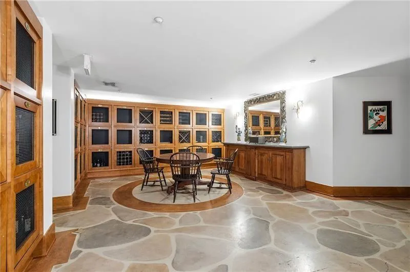 700 Park Regency Place Ne Unit 803, Atlanta, Georgia 30326, 2 Bedrooms Bedrooms, ,2 BathroomsBathrooms,Residential,For Sale,700 Park Regency Place Ne Unit 803,7546740