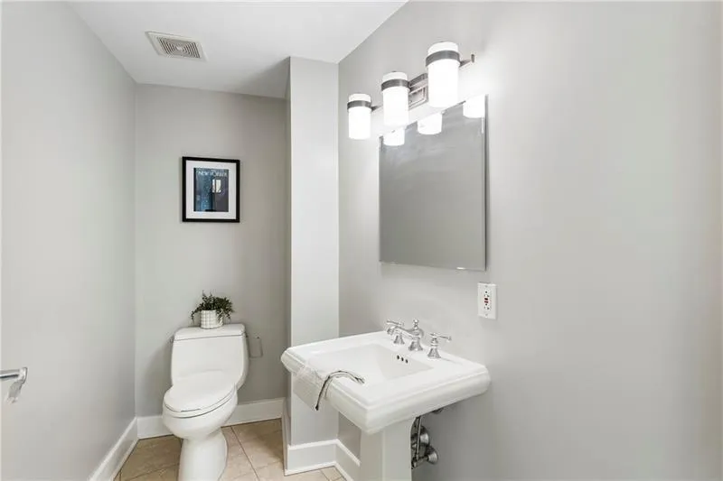 700 Park Regency Place Ne Unit 803, Atlanta, Georgia 30326, 2 Bedrooms Bedrooms, ,2 BathroomsBathrooms,Residential,For Sale,700 Park Regency Place Ne Unit 803,7546740