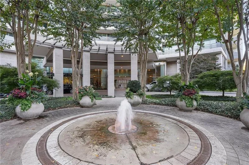 700 Park Regency Place Ne Unit 803, Atlanta, Georgia 30326, 2 Bedrooms Bedrooms, ,2 BathroomsBathrooms,Residential,For Sale,700 Park Regency Place Ne Unit 803,7546740