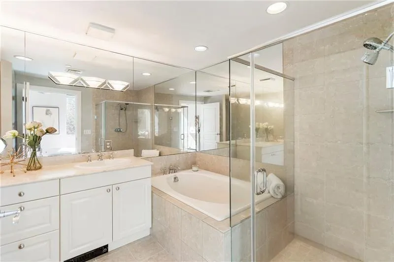 700 Park Regency Place Ne Unit 803, Atlanta, Georgia 30326, 2 Bedrooms Bedrooms, ,2 BathroomsBathrooms,Residential,For Sale,700 Park Regency Place Ne Unit 803,7546740