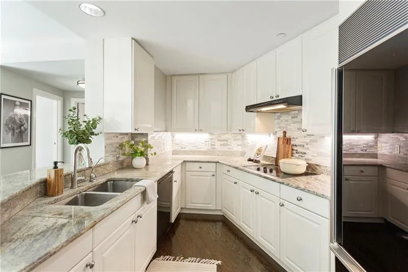 700 Park Regency Place Ne Unit 803, Atlanta, Georgia 30326, 2 Bedrooms Bedrooms, ,2 BathroomsBathrooms,Residential,For Sale,700 Park Regency Place Ne Unit 803,7546740