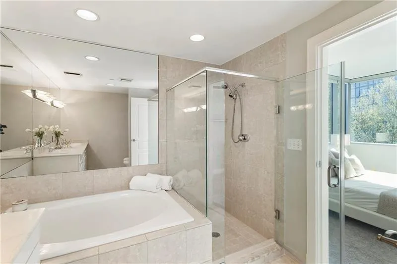 700 Park Regency Place Ne Unit 803, Atlanta, Georgia 30326, 2 Bedrooms Bedrooms, ,2 BathroomsBathrooms,Residential,For Sale,700 Park Regency Place Ne Unit 803,7546740