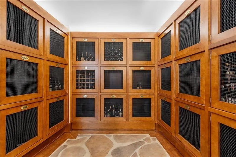 700 Park Regency Place Ne Unit 803, Atlanta, Georgia 30326, 2 Bedrooms Bedrooms, ,2 BathroomsBathrooms,Residential,For Sale,700 Park Regency Place Ne Unit 803,7546740