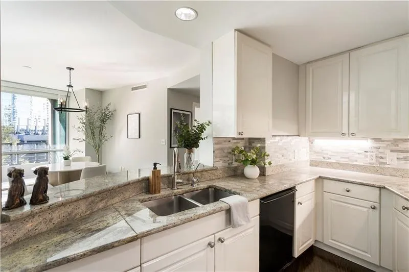 700 Park Regency Place Ne Unit 803, Atlanta, Georgia 30326, 2 Bedrooms Bedrooms, ,2 BathroomsBathrooms,Residential,For Sale,700 Park Regency Place Ne Unit 803,7546740