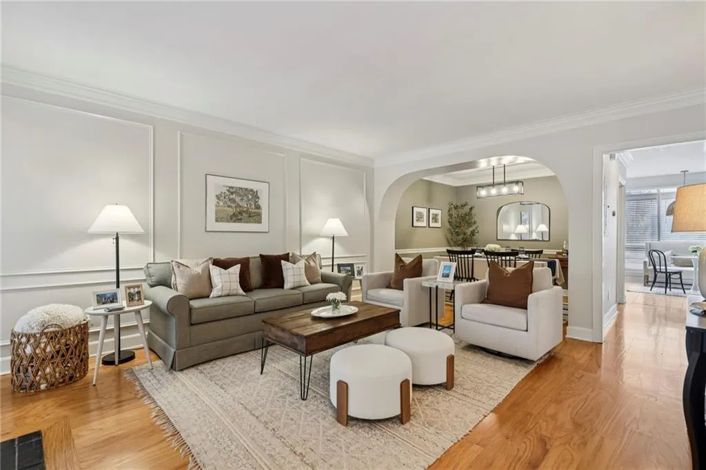 Inviting family room with an open layout, perfect for entertaining.