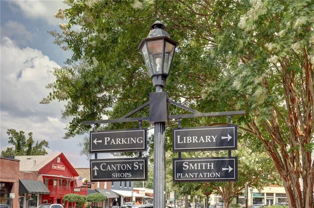 Old Roswell, less than 10 minutes away!