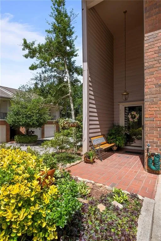 501 Brandywine Circle, Sandy Springs, Georgia 30350, 3 Bedrooms Bedrooms, ,2 BathroomsBathrooms,Residential,Sold,501 Brandywine Circle,6849930