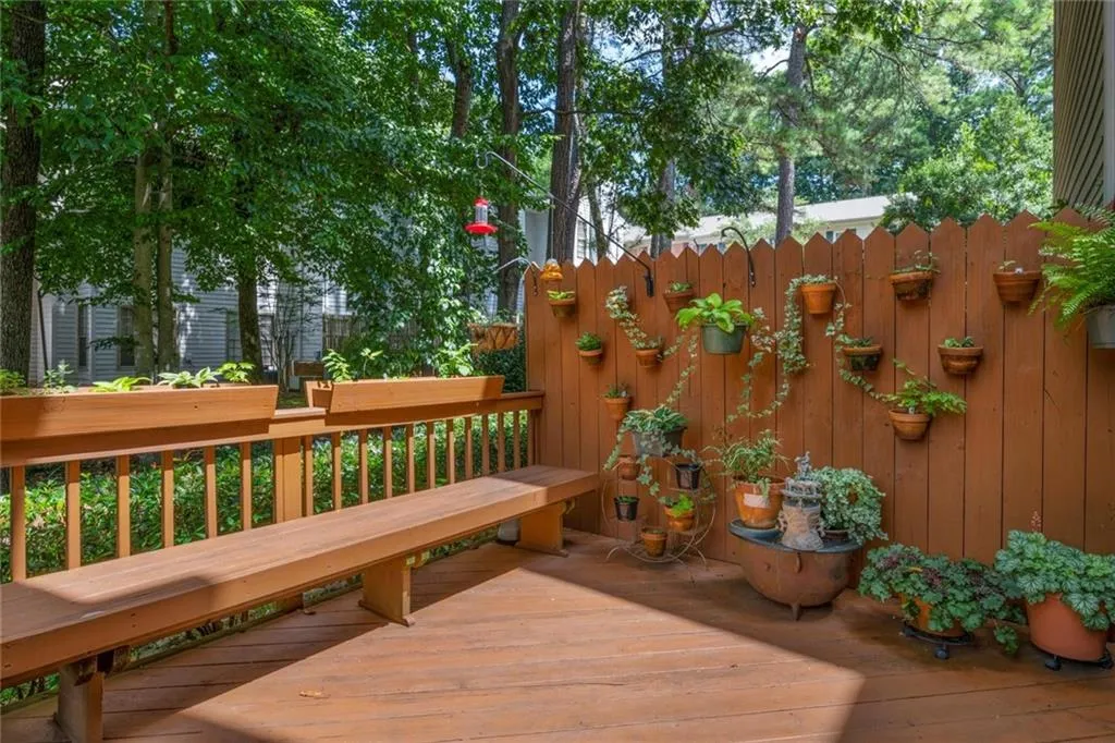 501 Brandywine Circle, Sandy Springs, Georgia 30350, 3 Bedrooms Bedrooms, ,2 BathroomsBathrooms,Residential,Sold,501 Brandywine Circle,6849930