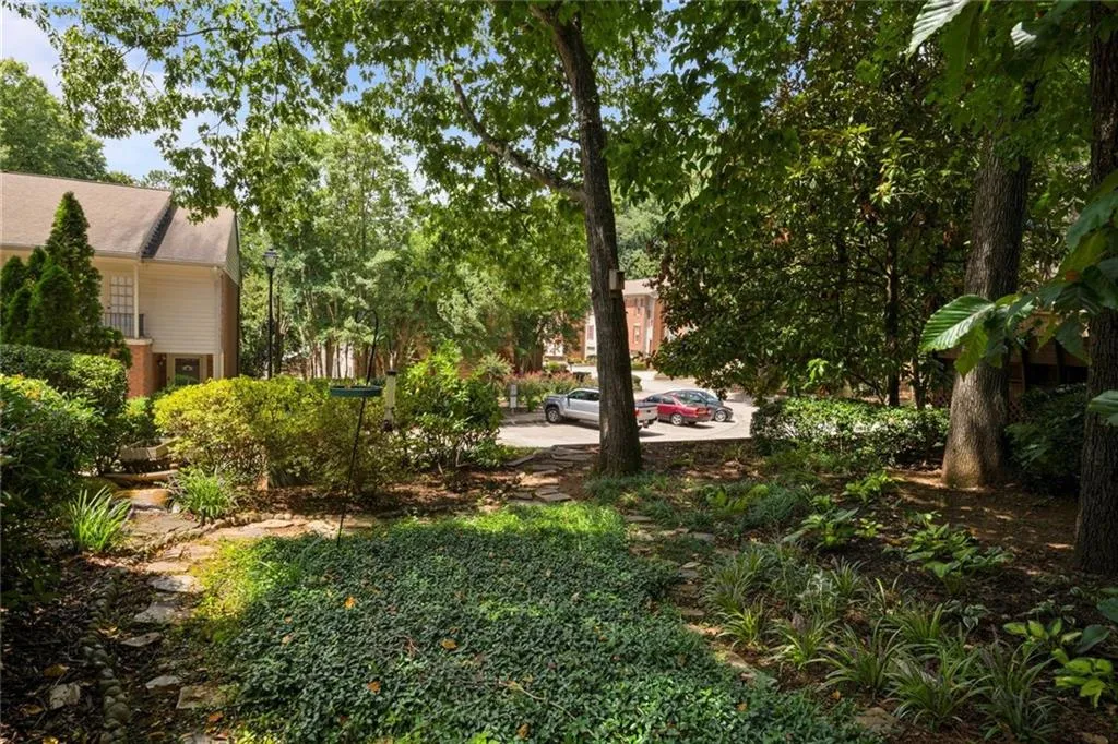 501 Brandywine Circle, Sandy Springs, Georgia 30350, 3 Bedrooms Bedrooms, ,2 BathroomsBathrooms,Residential,Sold,501 Brandywine Circle,6849930