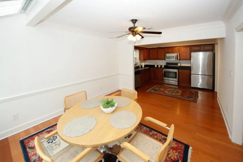 33 Mount Vernon Circle, Sandy Springs, Georgia 30338, 2 Bedrooms Bedrooms, ,2 BathroomsBathrooms,Residential,Sold,33 Mount Vernon Circle,7162996