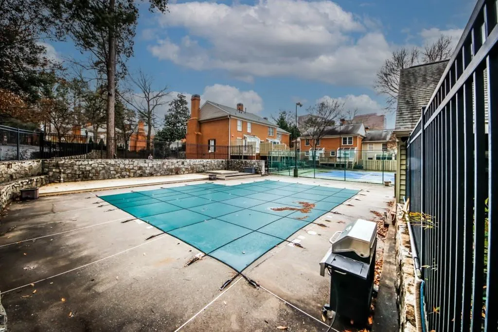 33 Mount Vernon Circle, Sandy Springs, Georgia 30338, 2 Bedrooms Bedrooms, ,2 BathroomsBathrooms,Residential,Sold,33 Mount Vernon Circle,7162996