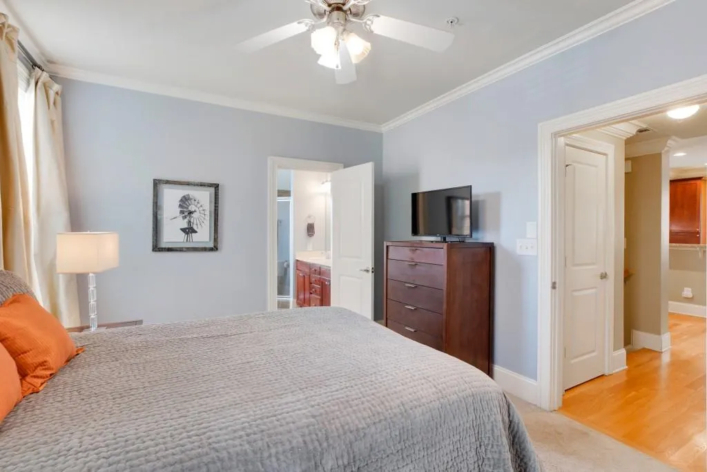 218 Le Gran View, Atlanta, Georgia 30328, 2 Bedrooms Bedrooms, ,2 BathroomsBathrooms,Residential,Sold,218 Le Gran View,6776364