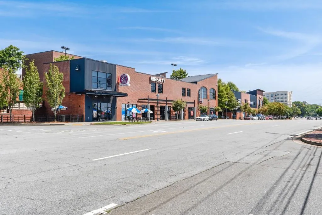 218 Le Gran View, Atlanta, Georgia 30328, 2 Bedrooms Bedrooms, ,2 BathroomsBathrooms,Residential,Sold,218 Le Gran View,6776364