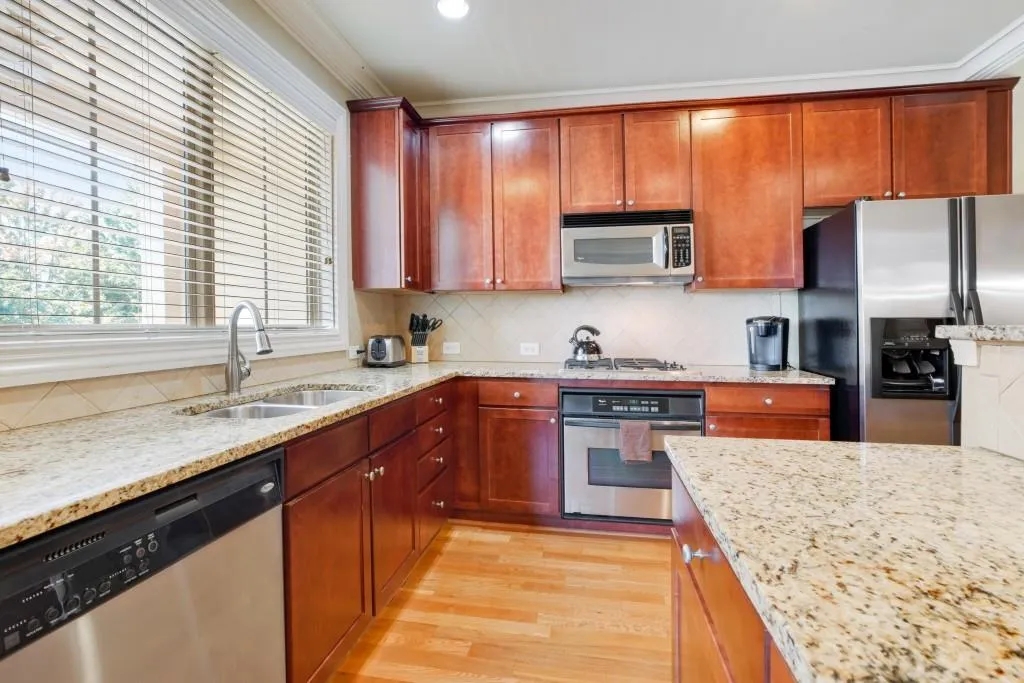 218 Le Gran View, Atlanta, Georgia 30328, 2 Bedrooms Bedrooms, ,2 BathroomsBathrooms,Residential,Sold,218 Le Gran View,6776364