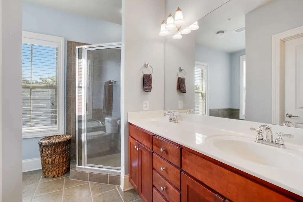 218 Le Gran View, Atlanta, Georgia 30328, 2 Bedrooms Bedrooms, ,2 BathroomsBathrooms,Residential,Sold,218 Le Gran View,6776364