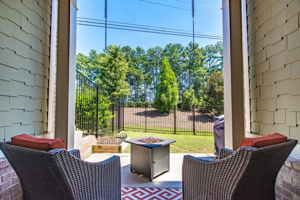124 Barkley Lane, Sandy Springs, Georgia 30328, 3 Bedrooms Bedrooms, ,3 BathroomsBathrooms,Residential,Sold,124 Barkley Lane,5905276