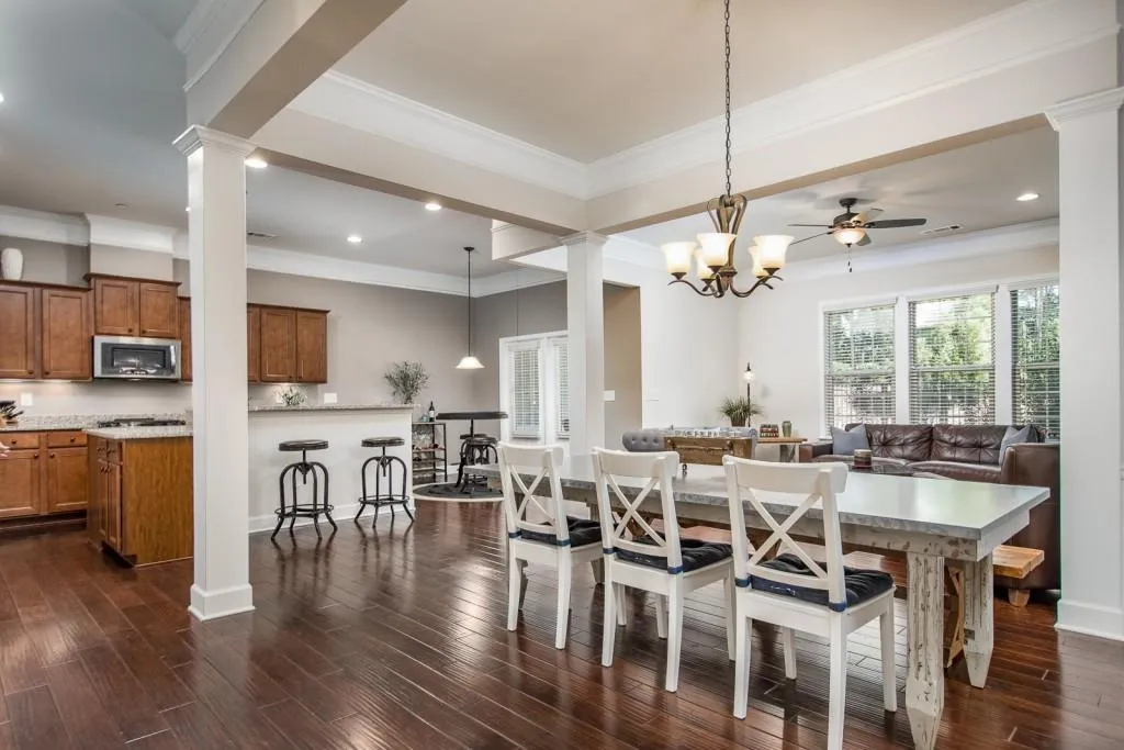 124 Barkley Lane, Sandy Springs, Georgia 30328, 3 Bedrooms Bedrooms, ,3 BathroomsBathrooms,Residential,Sold,124 Barkley Lane,5905276