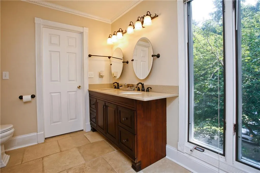 5025 Oak Bluff Court, Sandy Springs, Georgia 30350, 6 Bedrooms Bedrooms, ,4 BathroomsBathrooms,Residential,Sold,5025 Oak Bluff Court,6049727