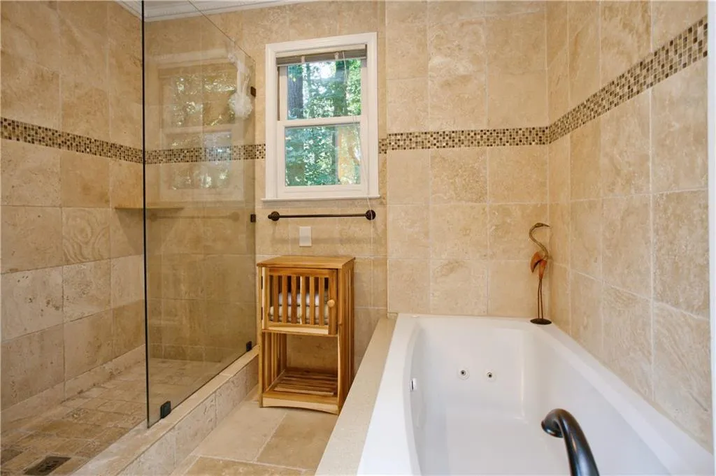 5025 Oak Bluff Court, Sandy Springs, Georgia 30350, 6 Bedrooms Bedrooms, ,4 BathroomsBathrooms,Residential,Sold,5025 Oak Bluff Court,6049727