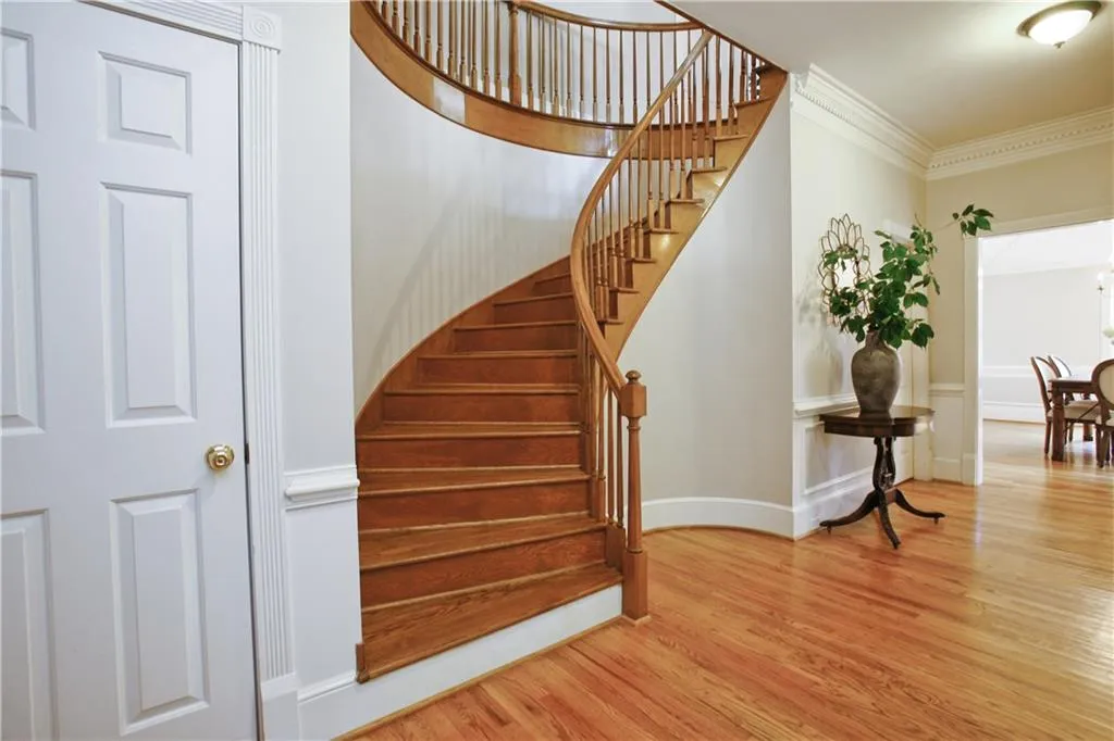 5025 Oak Bluff Court, Sandy Springs, Georgia 30350, 6 Bedrooms Bedrooms, ,4 BathroomsBathrooms,Residential,Sold,5025 Oak Bluff Court,6049727