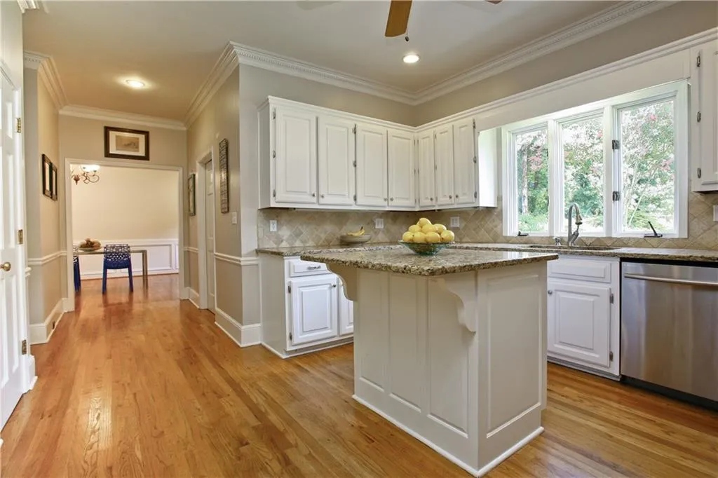 5025 Oak Bluff Court, Sandy Springs, Georgia 30350, 6 Bedrooms Bedrooms, ,4 BathroomsBathrooms,Residential,Sold,5025 Oak Bluff Court,6049727