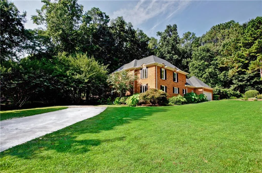 5025 Oak Bluff Court, Sandy Springs, Georgia 30350, 6 Bedrooms Bedrooms, ,4 BathroomsBathrooms,Residential,Sold,5025 Oak Bluff Court,6049727